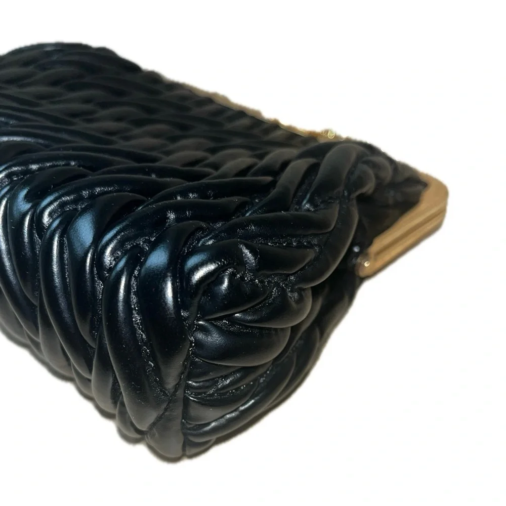 Women’s Evening Party Clutch With Gold-tone Chain Strap, Black Quilted - Picture 8 of 9